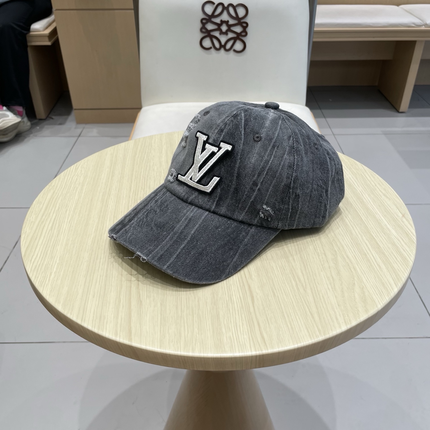 🧢路易威登棒球帽 LouisVuitton😍新款LV棒球帽，重工打造♥️高端大气，百搭款🤗男女通用！跑量