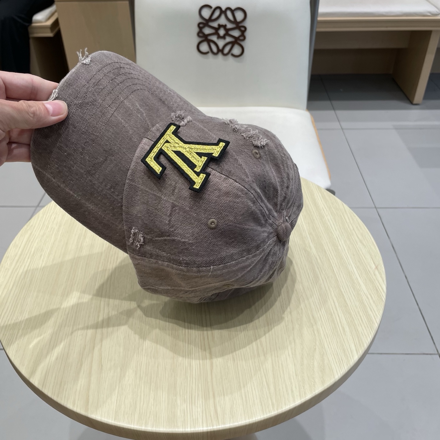 🧢路易威登棒球帽 LouisVuitton😍新款LV棒球帽，重工打造♥️高端大气，百搭款🤗男女通用！跑量