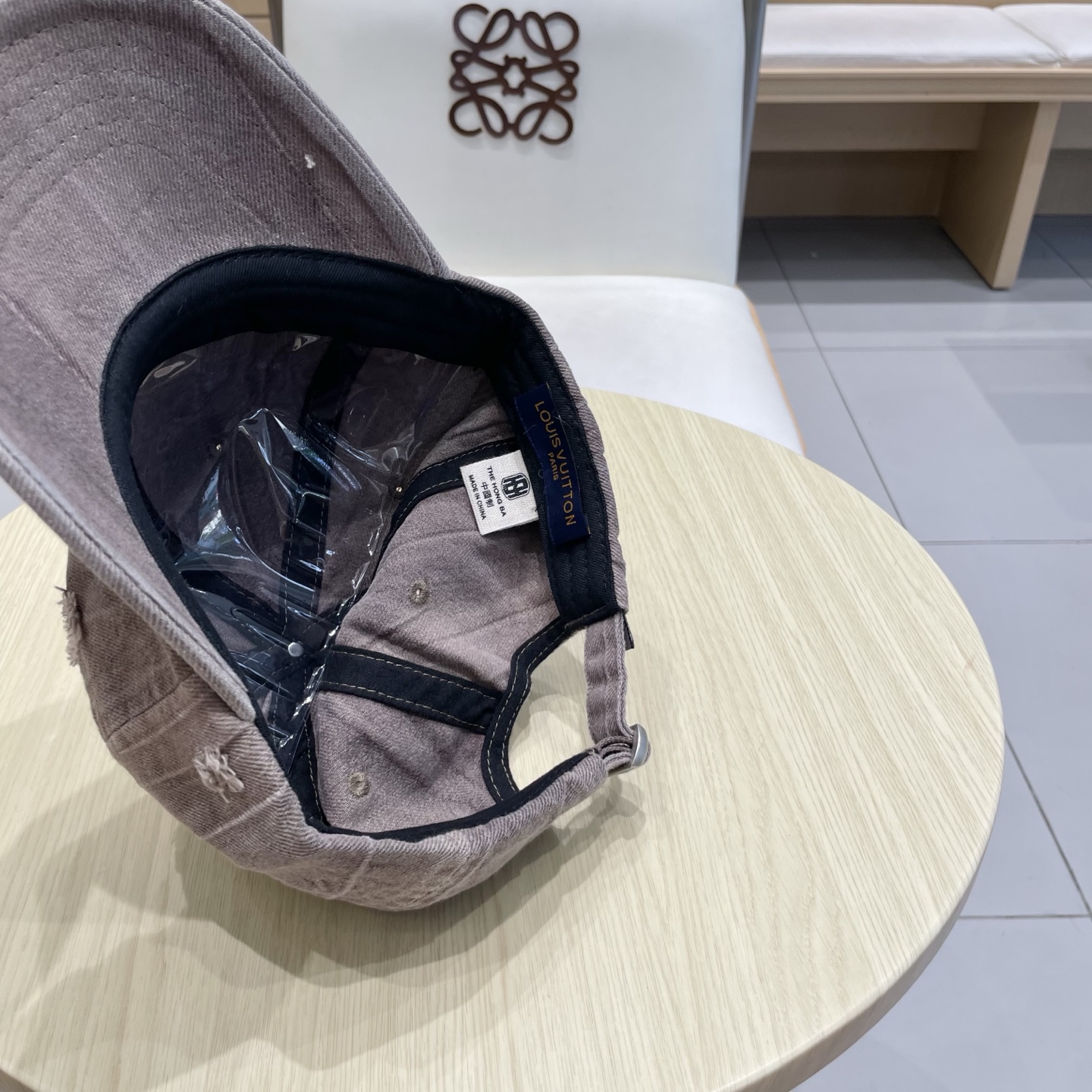 🧢路易威登棒球帽 LouisVuitton😍新款LV棒球帽，重工打造♥️高端大气，百搭款🤗男女通用！跑量