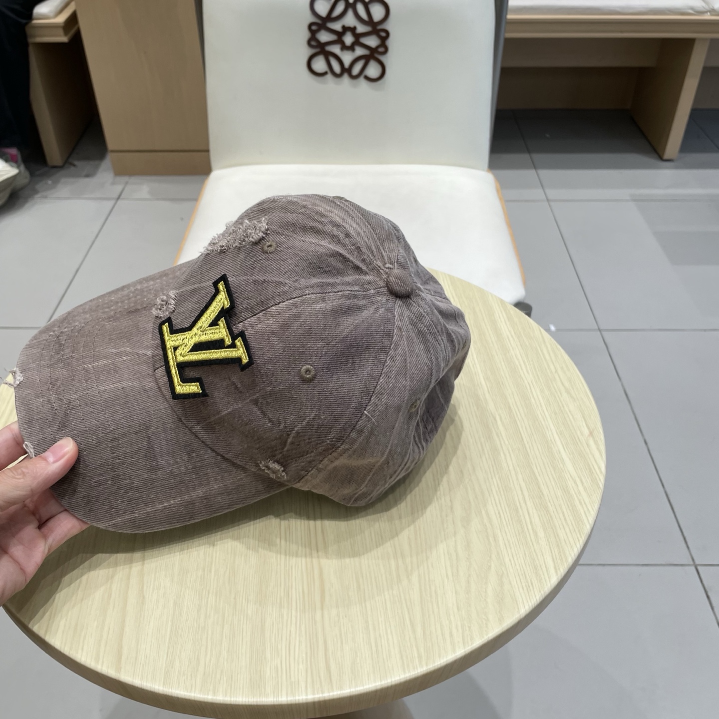 🧢路易威登棒球帽 LouisVuitton😍新款LV棒球帽，重工打造♥️高端大气，百搭款🤗男女通用！跑量