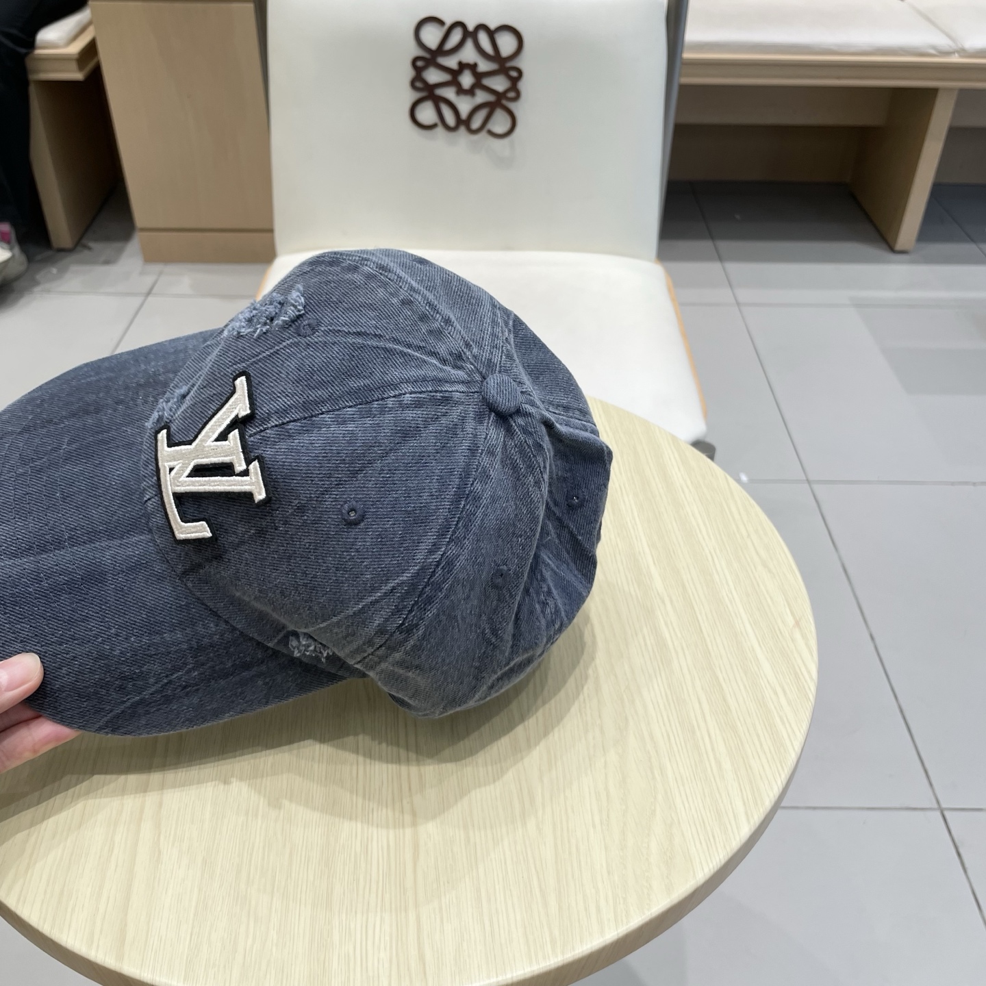 🧢路易威登棒球帽 LouisVuitton😍新款LV棒球帽，重工打造♥️高端大气，百搭款🤗男女通用！跑量