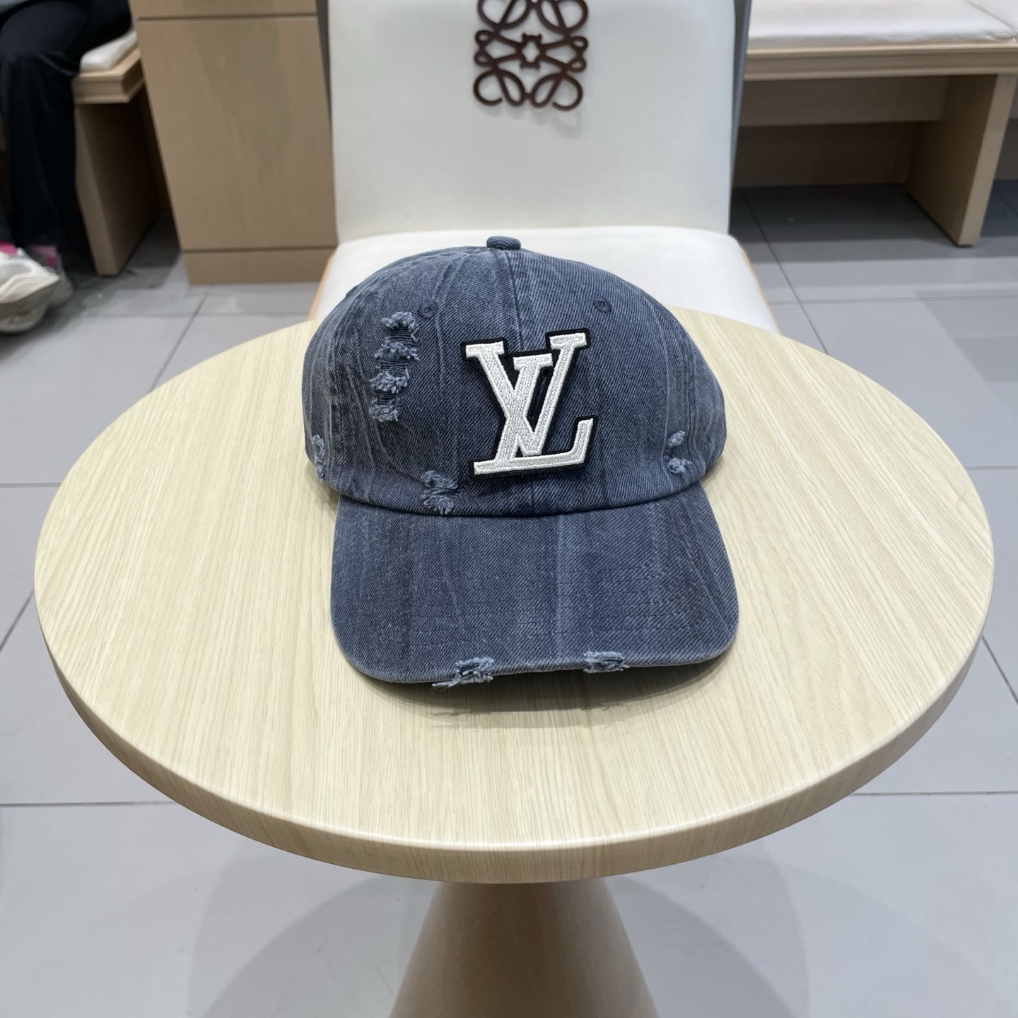 🧢路易威登棒球帽 LouisVuitton😍新款LV棒球帽，重工打造♥️高端大气，百搭款🤗男女通用！跑量