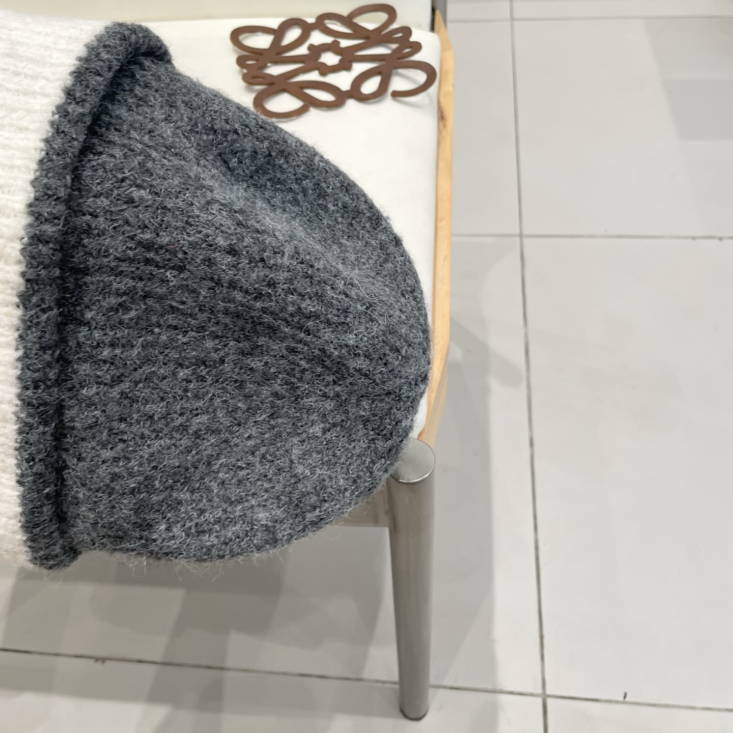 MONCLER蒙口🎩羊毛针织毛线帽，好品质高端大气，超柔软！超火爆💖质感很赞，出街超好搭配！时尚潮流！冬