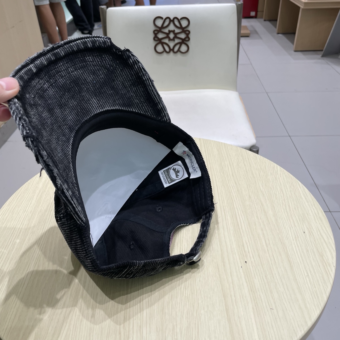 MONCLER蒙口纯棉灯芯绒棒球帽🧢，欧美重工手法，多重内里，曰韩潮流，时尚大气，帅哥美女必入款❤️❤️