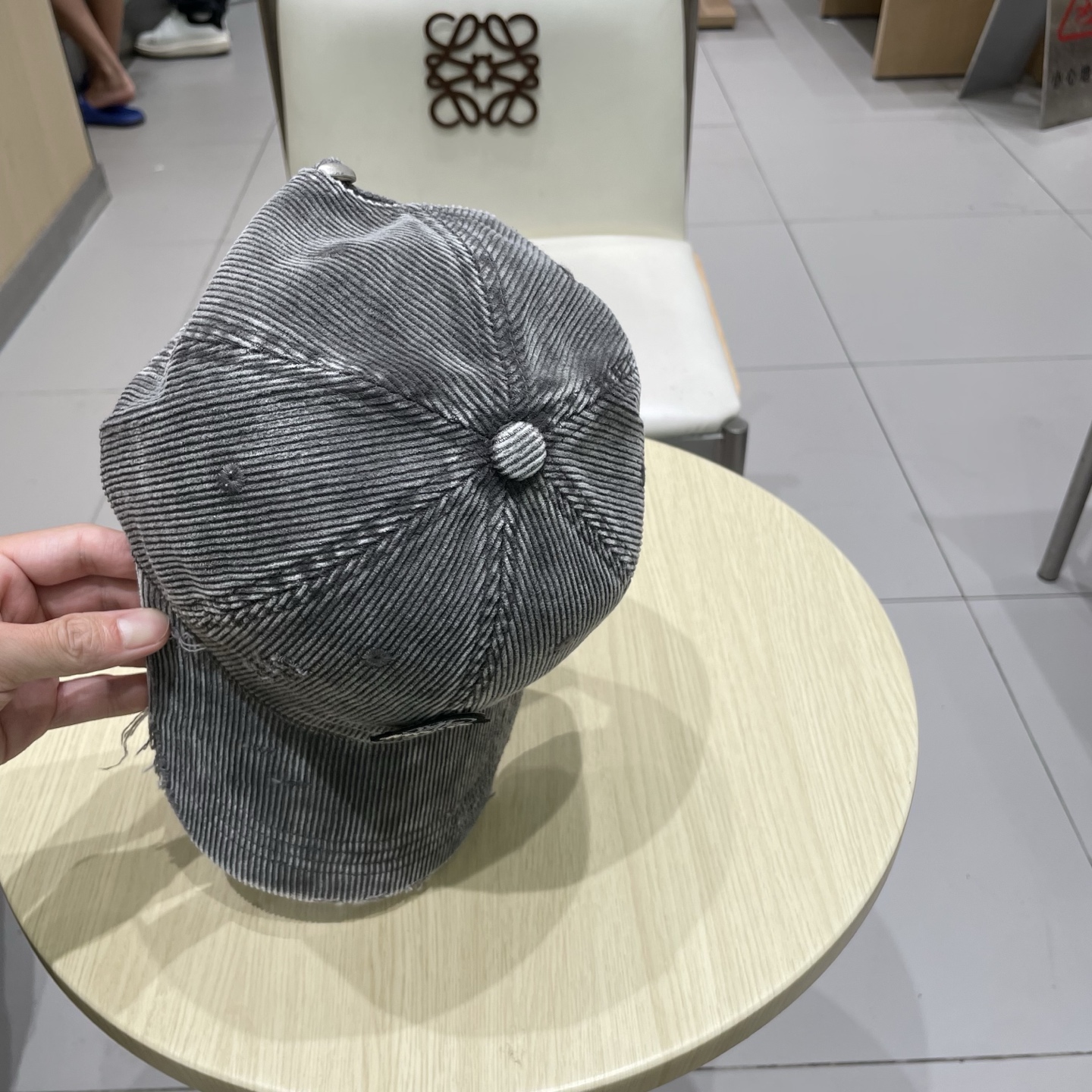 MONCLER蒙口纯棉灯芯绒棒球帽🧢，欧美重工手法，多重内里，曰韩潮流，时尚大气，帅哥美女必入款❤️❤️