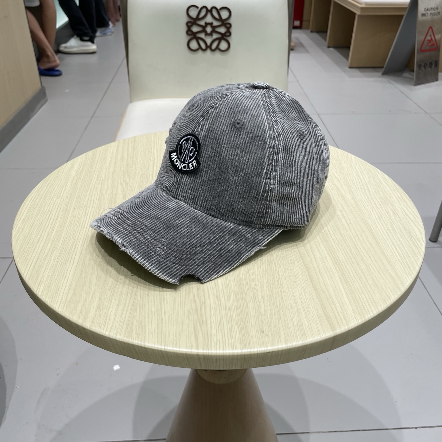 MONCLER蒙口纯棉灯芯绒棒球帽🧢，欧美重工手法，多重内里，曰韩潮流，时尚大气，帅哥美女必入款❤️❤️