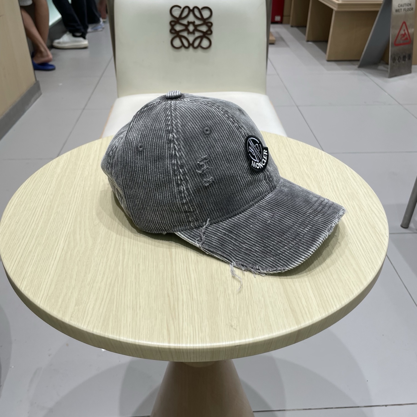 MONCLER蒙口纯棉灯芯绒棒球帽🧢，欧美重工手法，多重内里，曰韩潮流，时尚大气，帅哥美女必入款❤️❤️