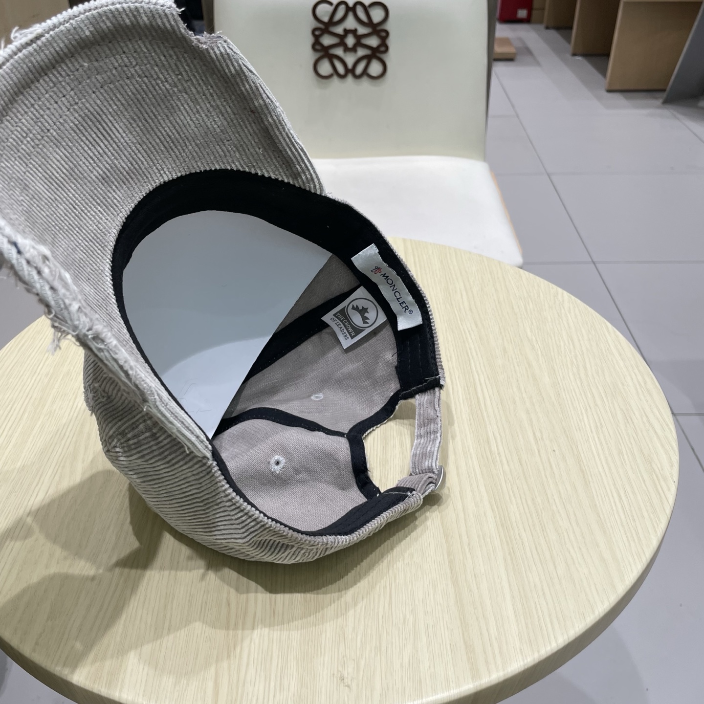 MONCLER蒙口纯棉灯芯绒棒球帽🧢，欧美重工手法，多重内里，曰韩潮流，时尚大气，帅哥美女必入款❤️❤️