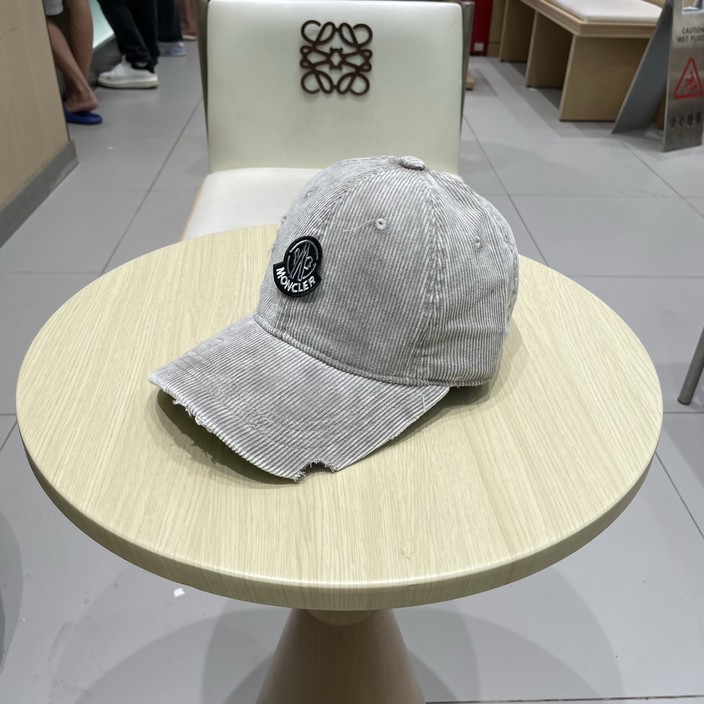 MONCLER蒙口纯棉灯芯绒棒球帽🧢，欧美重工手法，多重内里，曰韩潮流，时尚大气，帅哥美女必入款❤️❤️