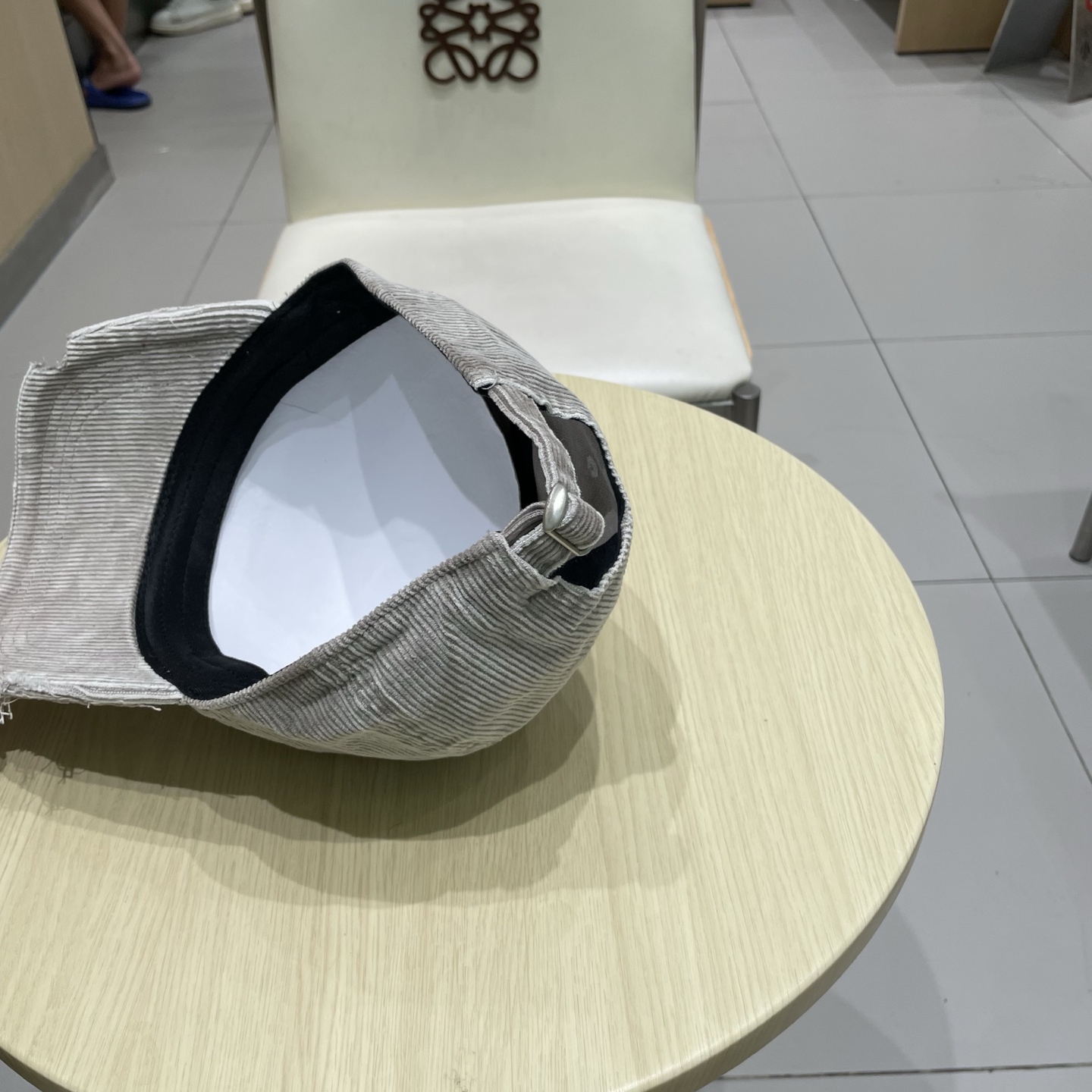 MONCLER蒙口纯棉灯芯绒棒球帽🧢，欧美重工手法，多重内里，曰韩潮流，时尚大气，帅哥美女必入款❤️❤️