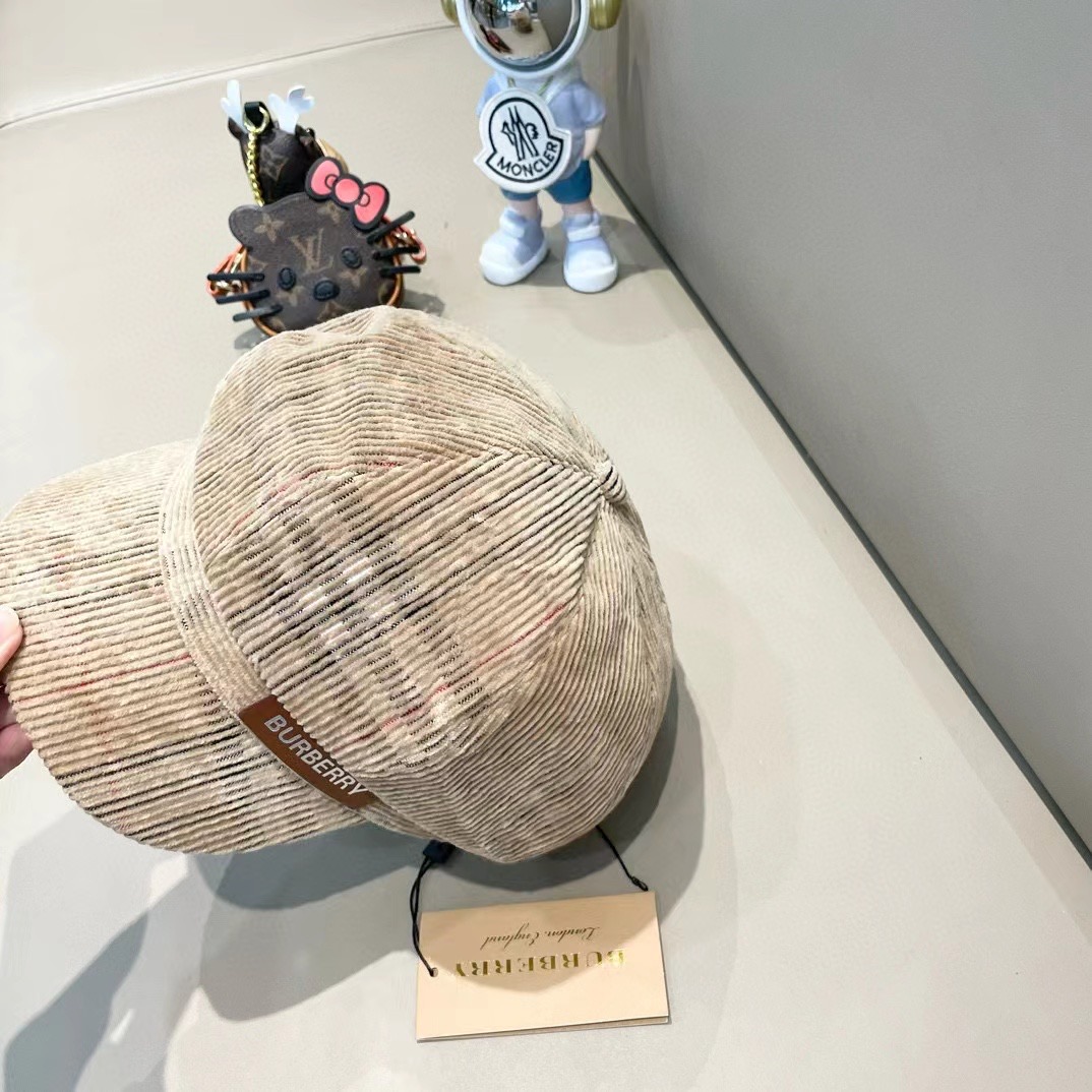   Burberry巴宝莉秋冬款南瓜帽，八角画家帽头围57cm