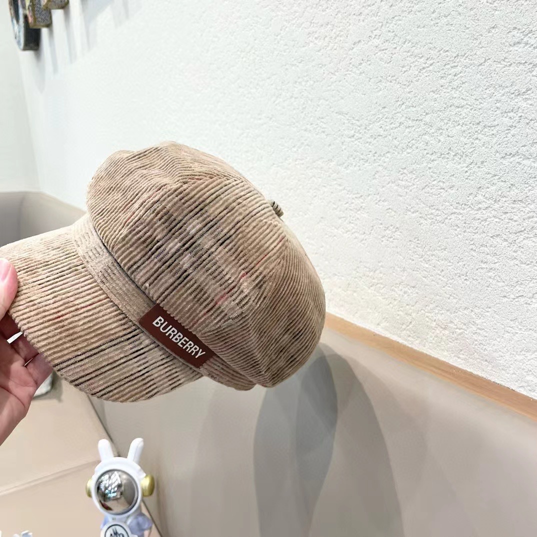   Burberry巴宝莉秋冬款南瓜帽，八角画家帽头围57cm