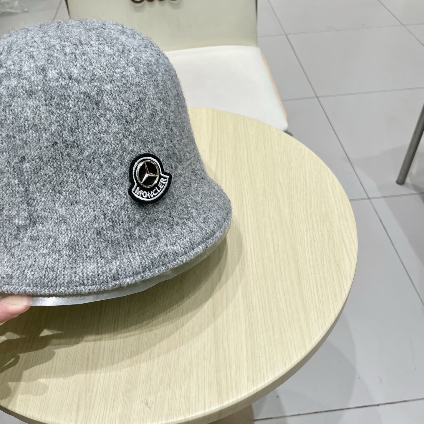 MONCLER蒙口秋冬双面戴小众渔夫帽子女可折叠显脸小纯色百搭简约出游休闲盆帽