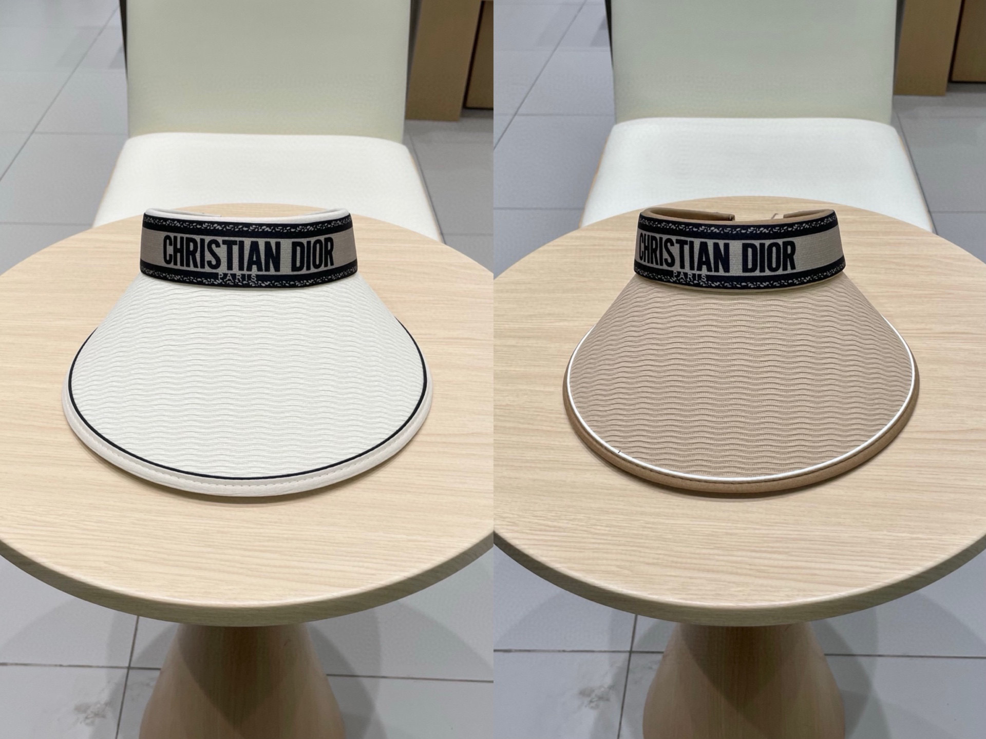 迪奥Dior新款空顶帽
看一眼就会爱上的遮阳帽，夏天的你需要一顶与众不同的帽子去眼压群芳，这款气质空顶帽