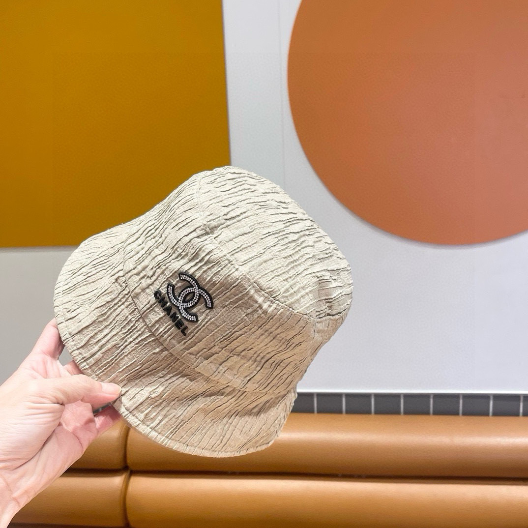    【CHANEL香奈儿】新款高级感小香风渔夫帽，遮阳又超好搭配，出街单品