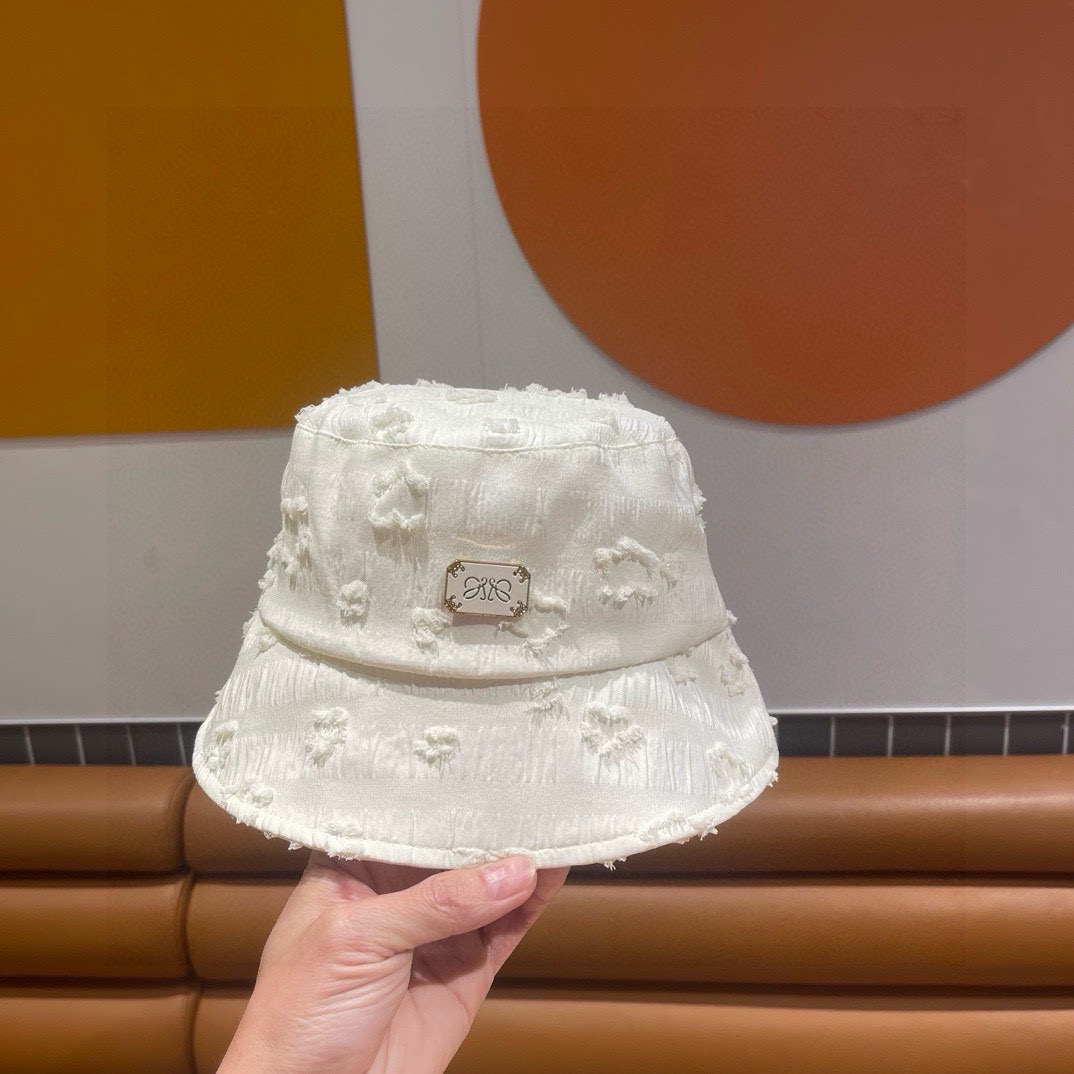  👒罗意威👒LOEWE 新款设计渔夫帽🧢质感超好，外部线条定位标准，做工精细，简约大气低价走
