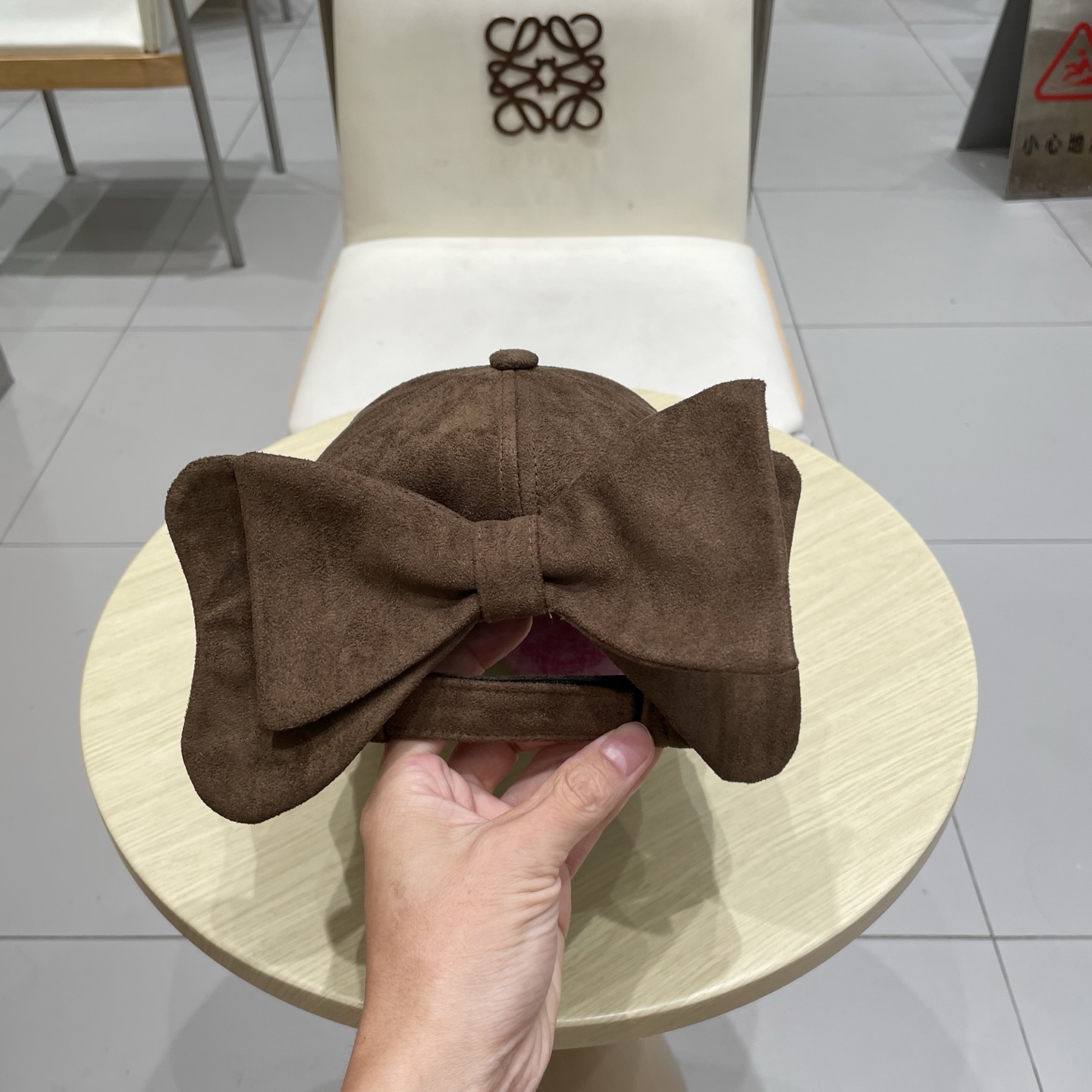  🧢路易威登棒球帽 LouisVuitton设计款蝴蝶结棒球帽鹿茸皮硬顶显瘦帽子女秋冬减龄有型显瘦鸭舌帽