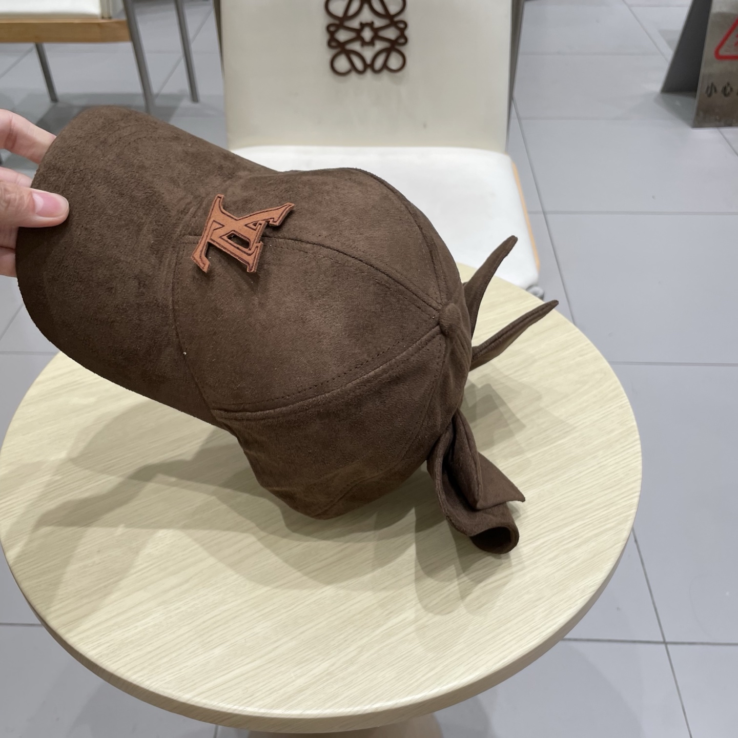  🧢路易威登棒球帽 LouisVuitton设计款蝴蝶结棒球帽鹿茸皮硬顶显瘦帽子女秋冬减龄有型显瘦鸭舌帽