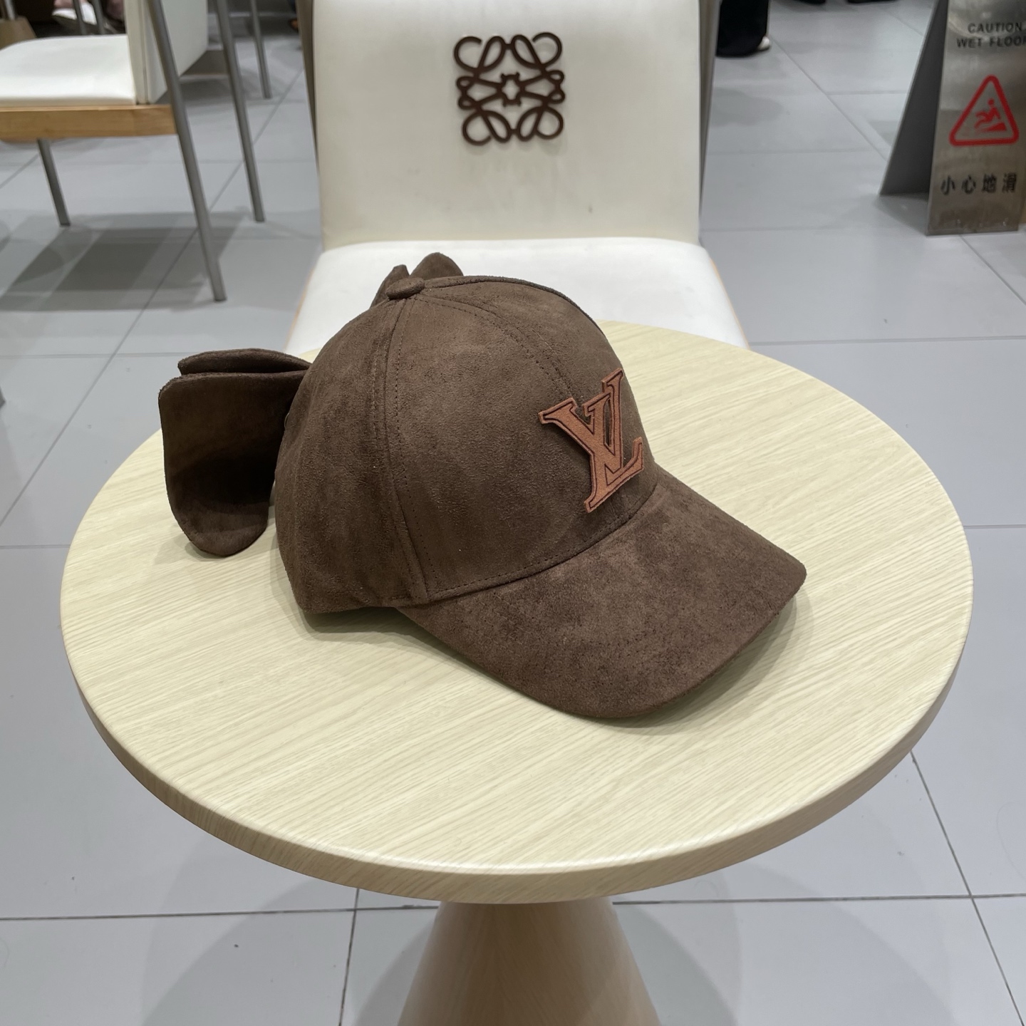  🧢路易威登棒球帽 LouisVuitton设计款蝴蝶结棒球帽鹿茸皮硬顶显瘦帽子女秋冬减龄有型显瘦鸭舌帽