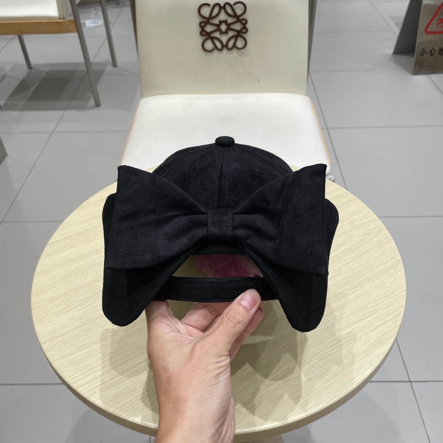  🧢路易威登棒球帽 LouisVuitton设计款蝴蝶结棒球帽鹿茸皮硬顶显瘦帽子女秋冬减龄有型显瘦鸭舌帽