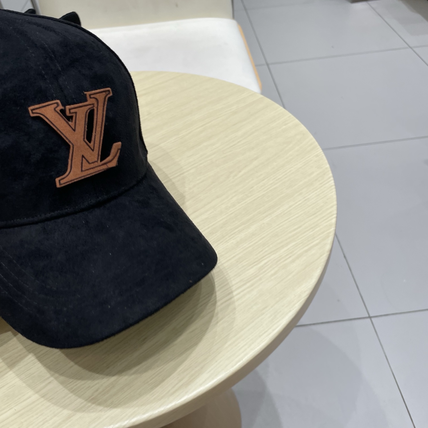  🧢路易威登棒球帽 LouisVuitton设计款蝴蝶结棒球帽鹿茸皮硬顶显瘦帽子女秋冬减龄有型显瘦鸭舌帽