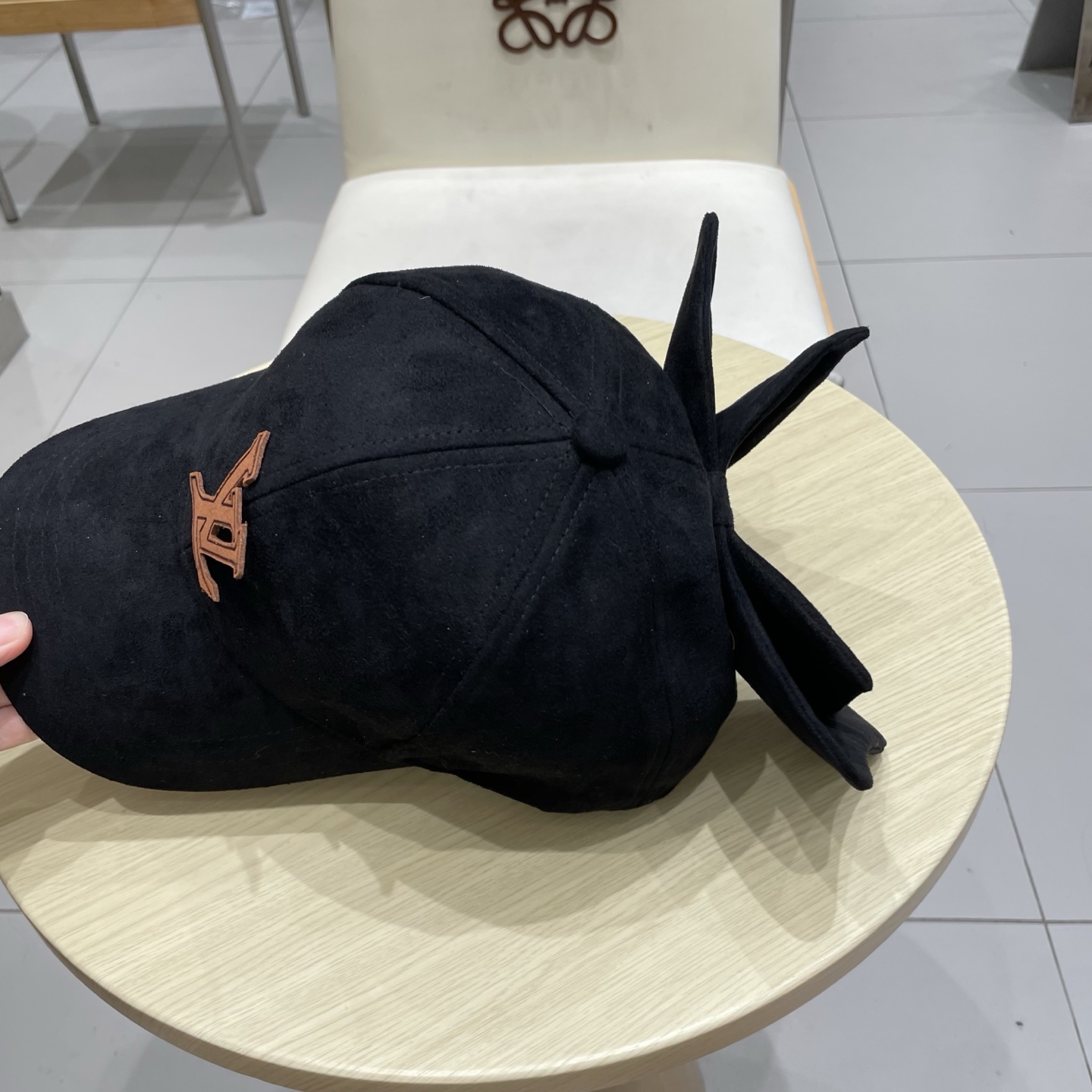  🧢路易威登棒球帽 LouisVuitton设计款蝴蝶结棒球帽鹿茸皮硬顶显瘦帽子女秋冬减龄有型显瘦鸭舌帽