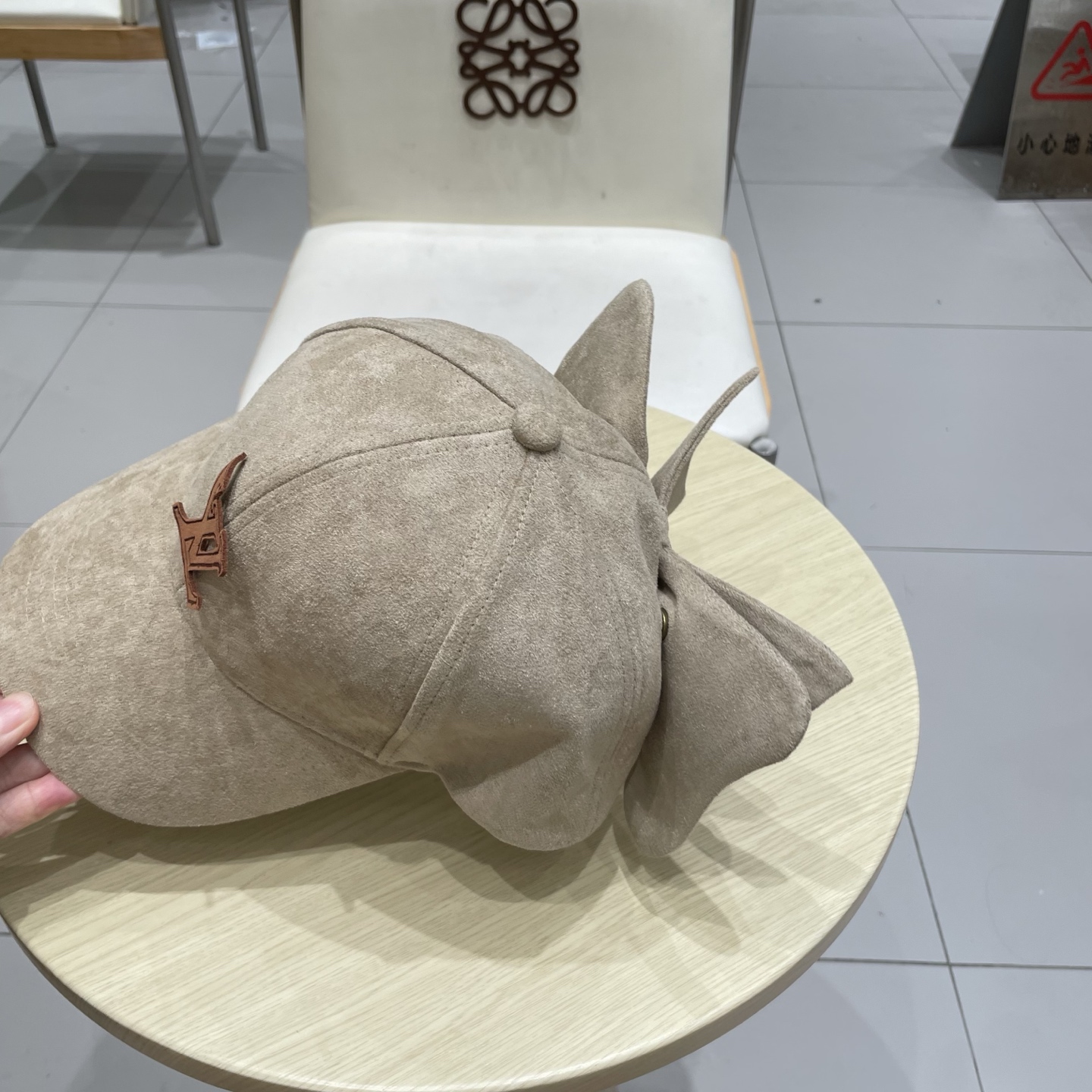  🧢路易威登棒球帽 LouisVuitton设计款蝴蝶结棒球帽鹿茸皮硬顶显瘦帽子女秋冬减龄有型显瘦鸭舌帽