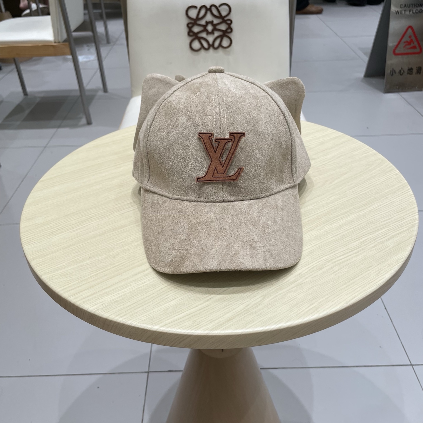  🧢路易威登棒球帽 LouisVuitton设计款蝴蝶结棒球帽鹿茸皮硬顶显瘦帽子女秋冬减龄有型显瘦鸭舌帽