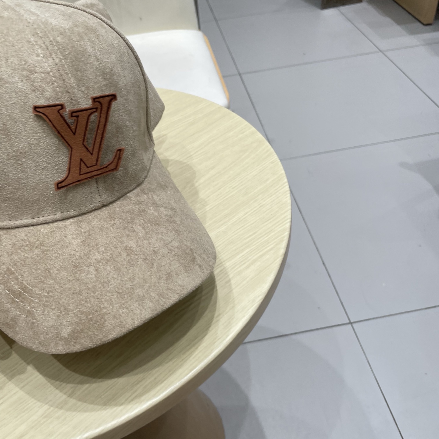  🧢路易威登棒球帽 LouisVuitton设计款蝴蝶结棒球帽鹿茸皮硬顶显瘦帽子女秋冬减龄有型显瘦鸭舌帽