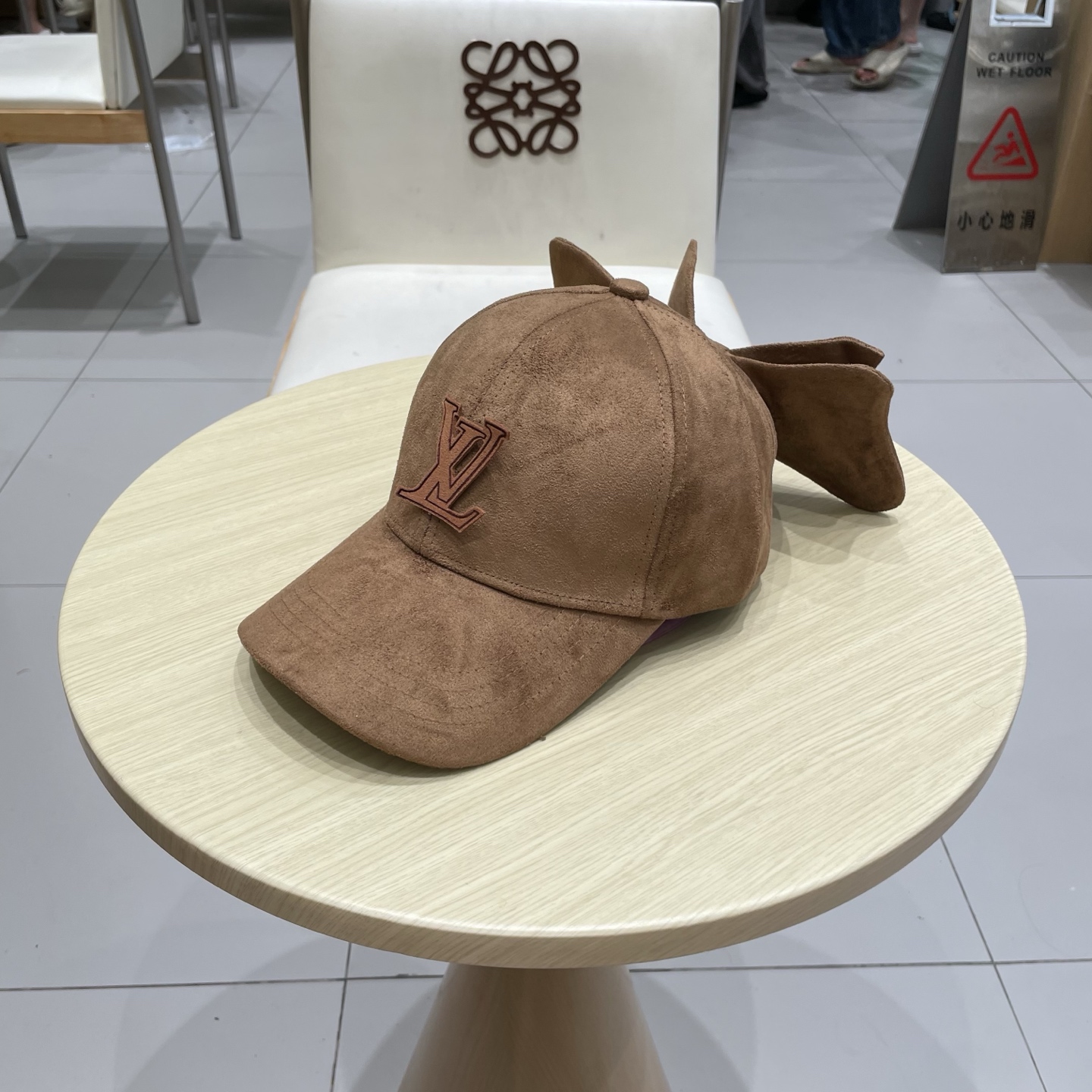  🧢路易威登棒球帽 LouisVuitton设计款蝴蝶结棒球帽鹿茸皮硬顶显瘦帽子女秋冬减龄有型显瘦鸭舌帽