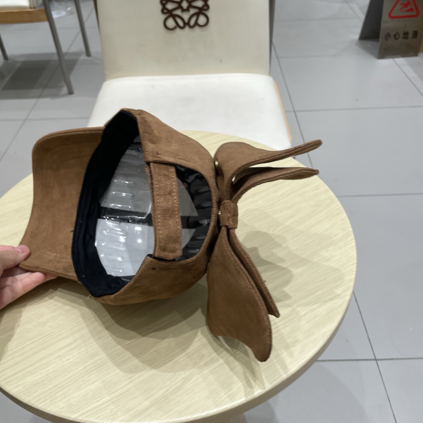  🧢路易威登棒球帽 LouisVuitton设计款蝴蝶结棒球帽鹿茸皮硬顶显瘦帽子女秋冬减龄有型显瘦鸭舌帽