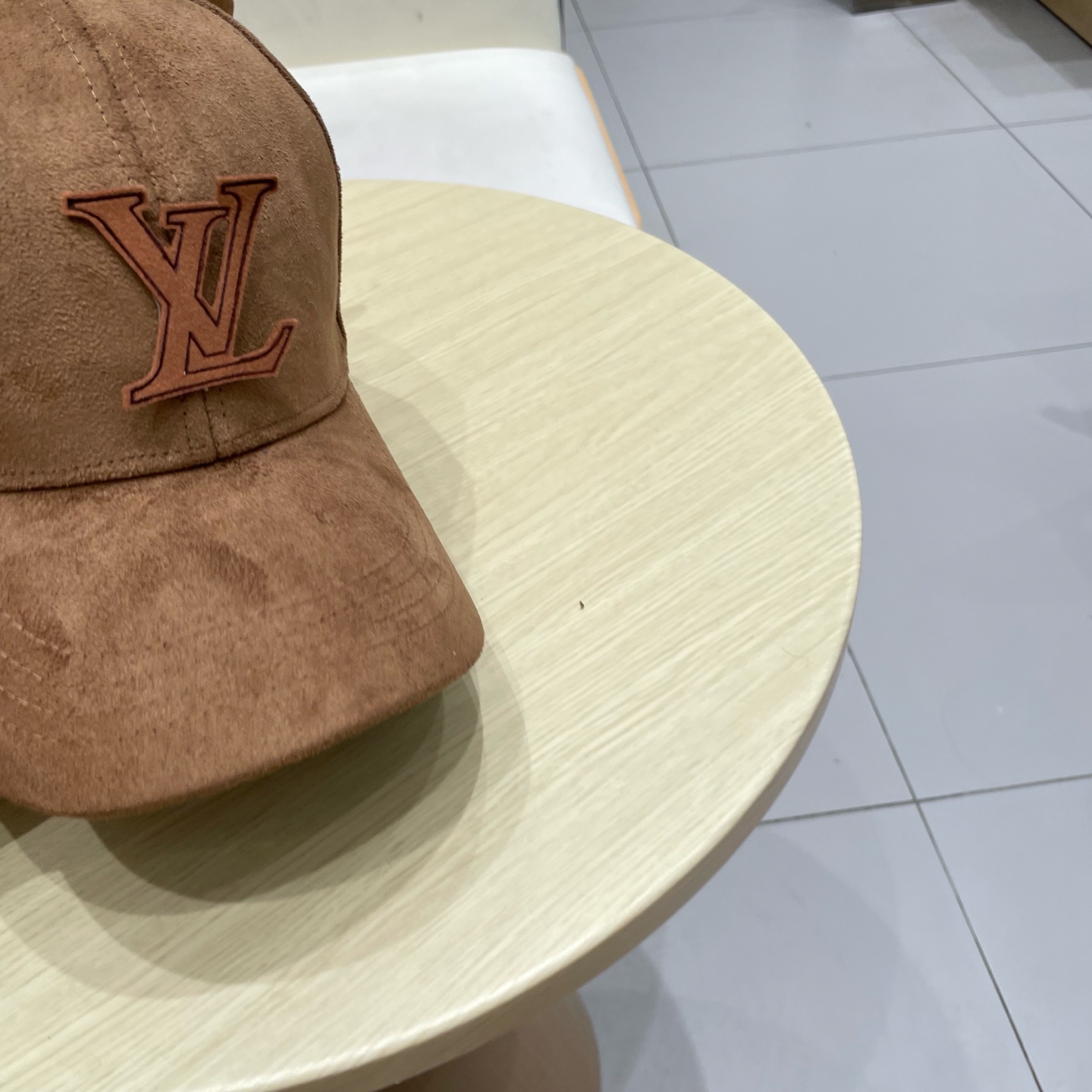 🧢路易威登棒球帽 LouisVuitton设计款蝴蝶结棒球帽鹿茸皮硬顶显瘦帽子女秋冬减龄有型显瘦鸭舌帽