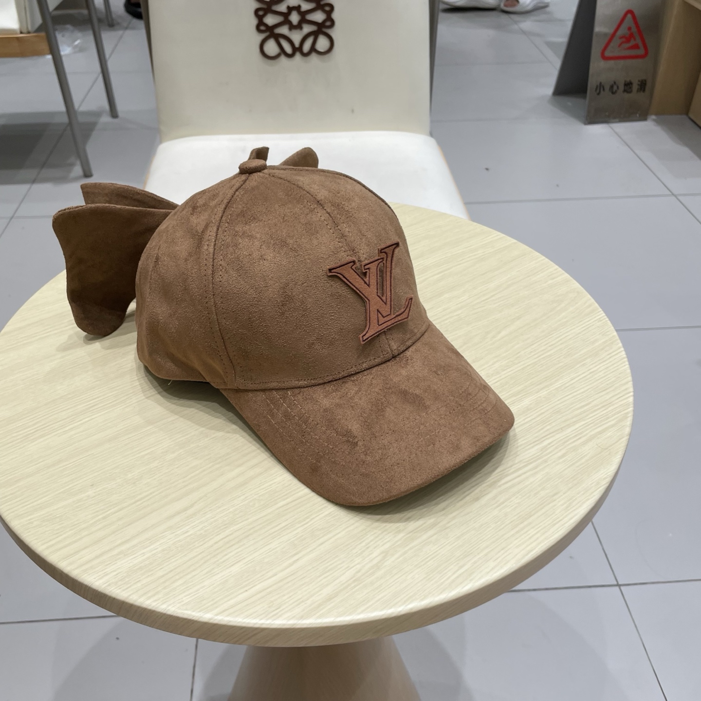  🧢路易威登棒球帽 LouisVuitton设计款蝴蝶结棒球帽鹿茸皮硬顶显瘦帽子女秋冬减龄有型显瘦鸭舌帽