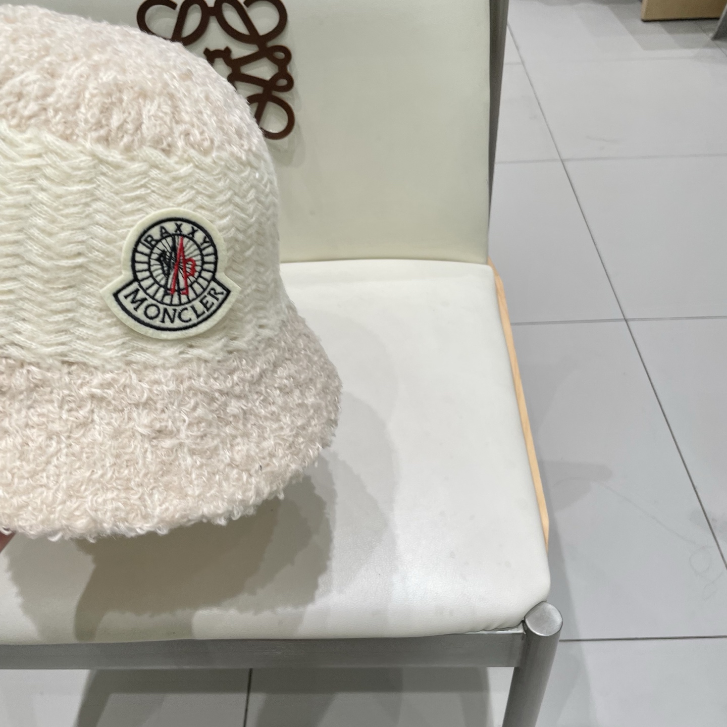  蒙口Moncler毛绒帽子女秋冬季2025新款渔夫帽百搭显脸小大头围保暖毛线针织帽