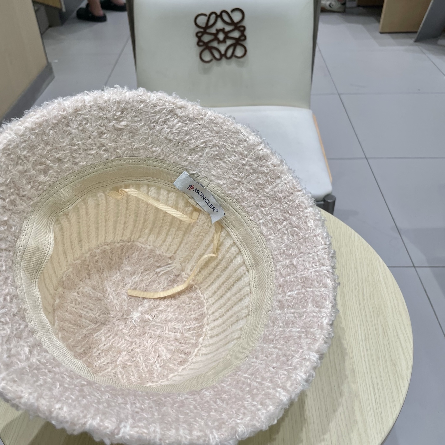  蒙口Moncler毛绒帽子女秋冬季2025新款渔夫帽百搭显脸小大头围保暖毛线针织帽