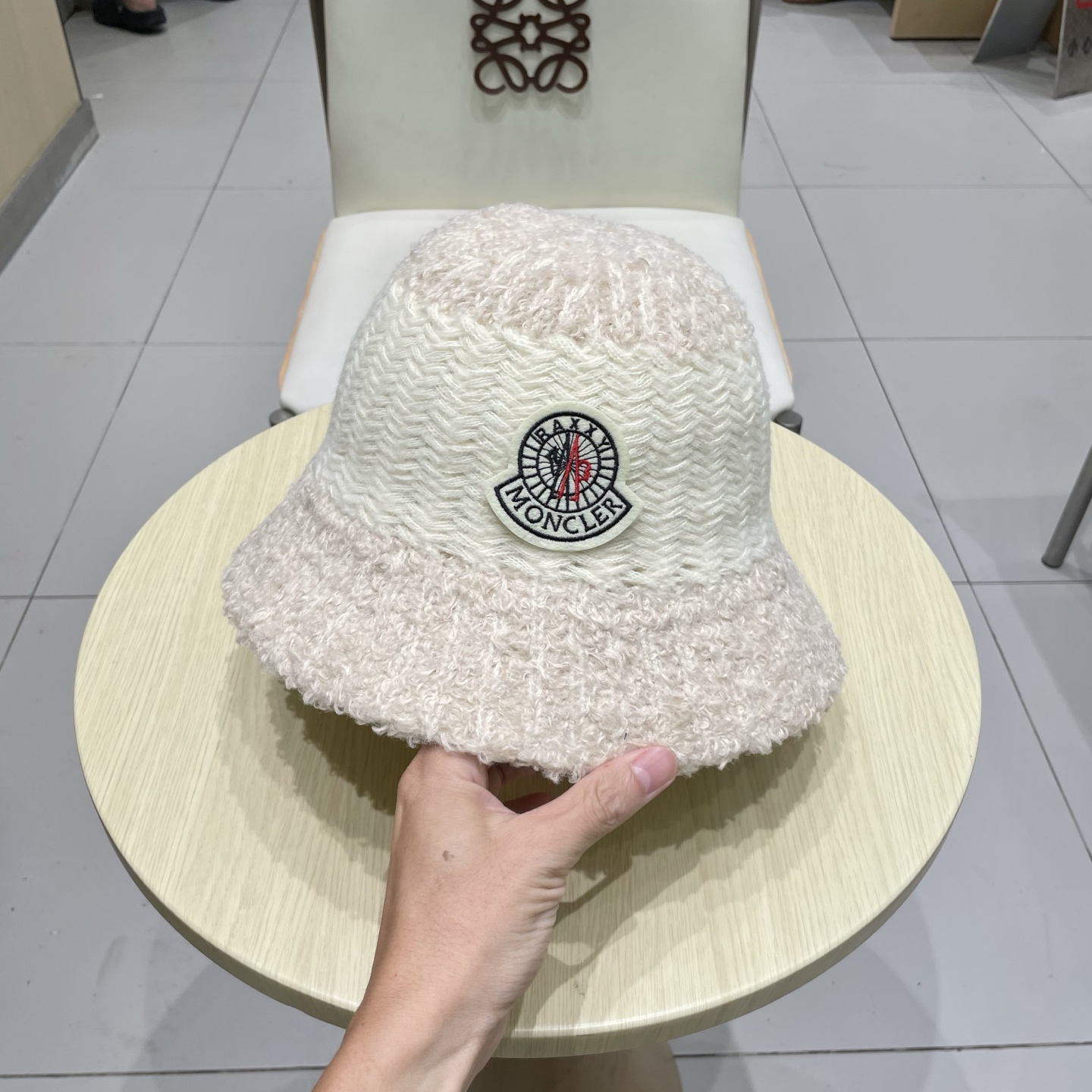  蒙口Moncler毛绒帽子女秋冬季2025新款渔夫帽百搭显脸小大头围保暖毛线针织帽