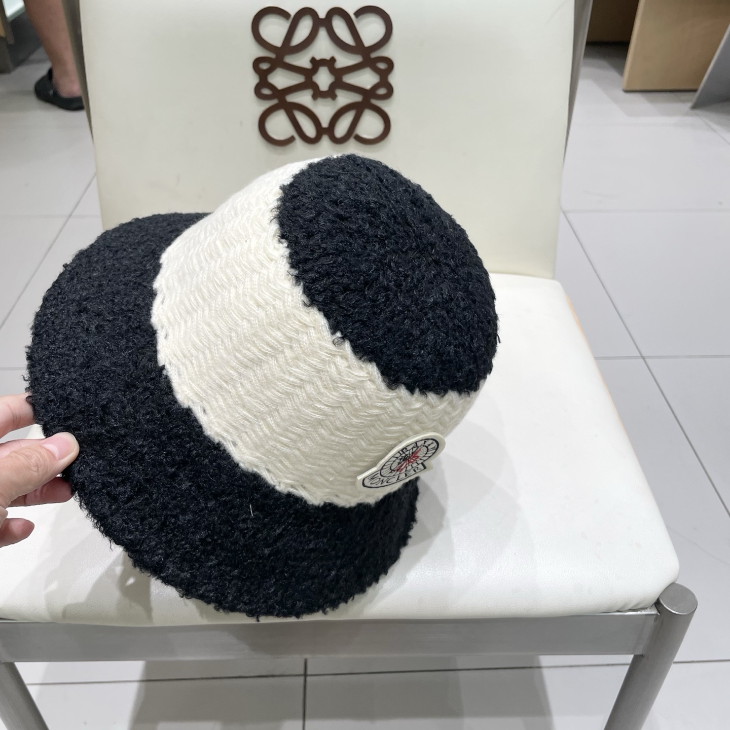  蒙口Moncler毛绒帽子女秋冬季2025新款渔夫帽百搭显脸小大头围保暖毛线针织帽