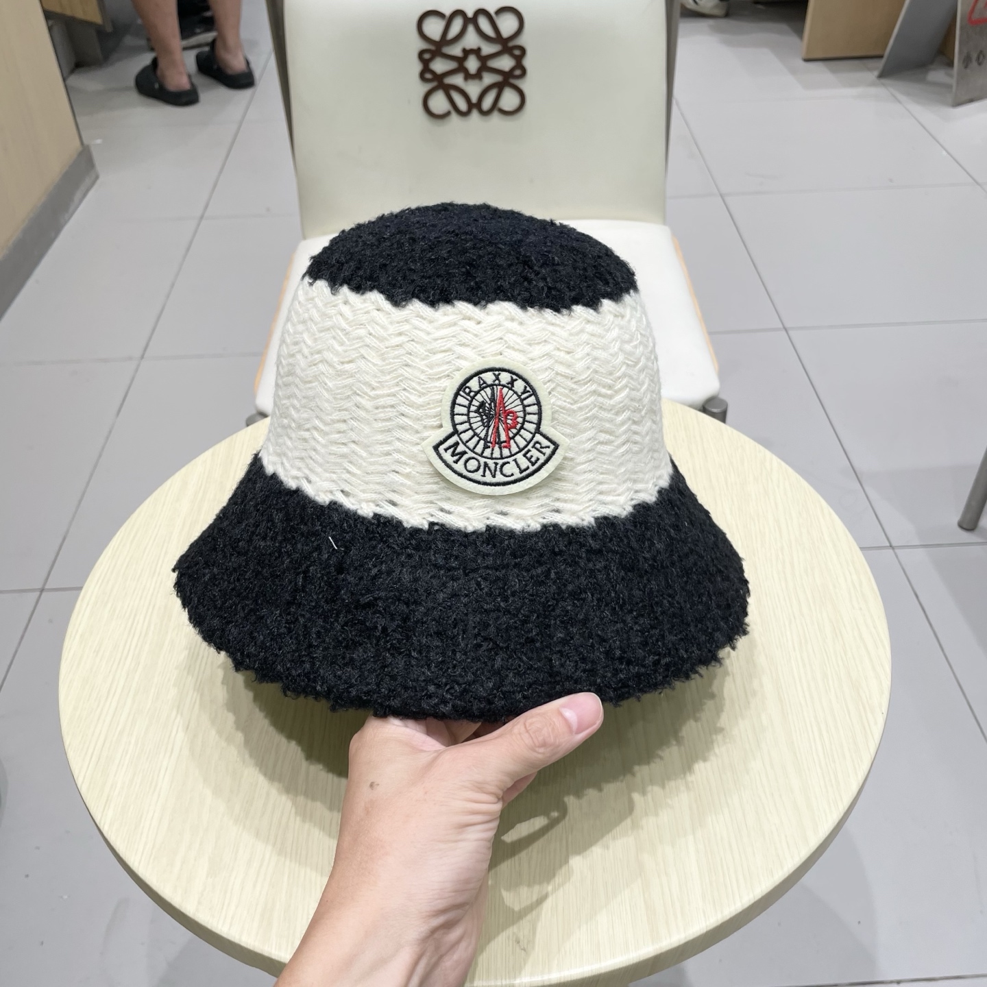  蒙口Moncler毛绒帽子女秋冬季2025新款渔夫帽百搭显脸小大头围保暖毛线针织帽