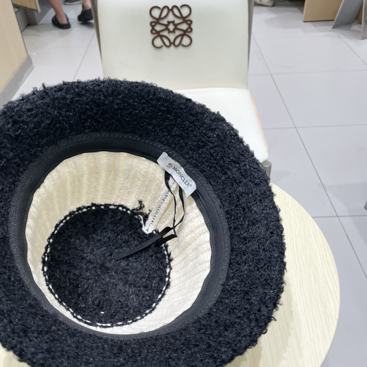  蒙口Moncler毛绒帽子女秋冬季2025新款渔夫帽百搭显脸小大头围保暖毛线针织帽