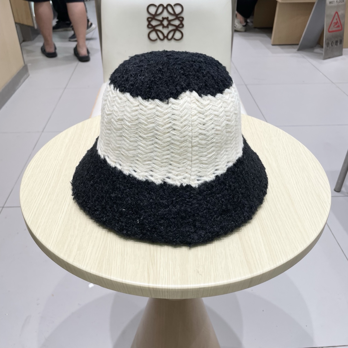  蒙口Moncler毛绒帽子女秋冬季2025新款渔夫帽百搭显脸小大头围保暖毛线针织帽