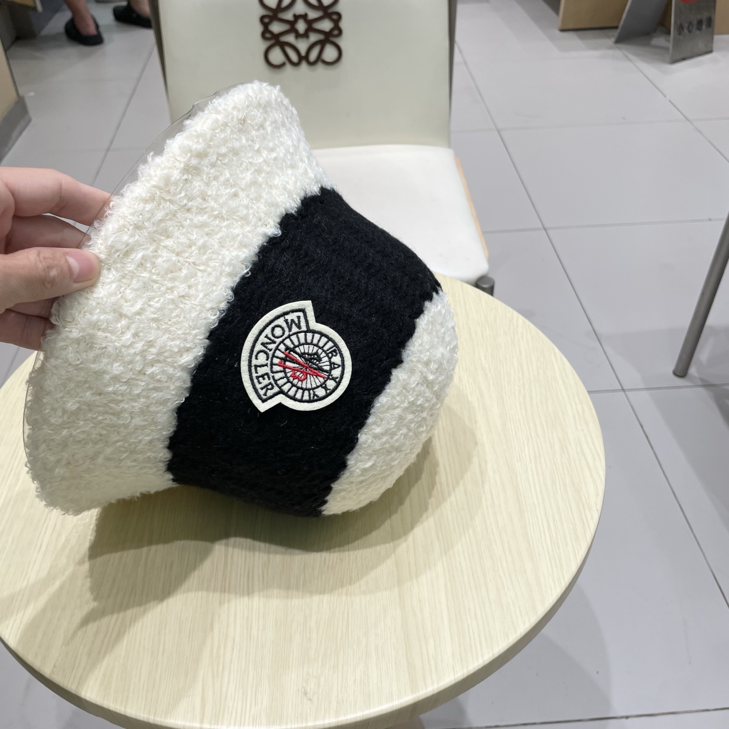  蒙口Moncler毛绒帽子女秋冬季2025新款渔夫帽百搭显脸小大头围保暖毛线针织帽