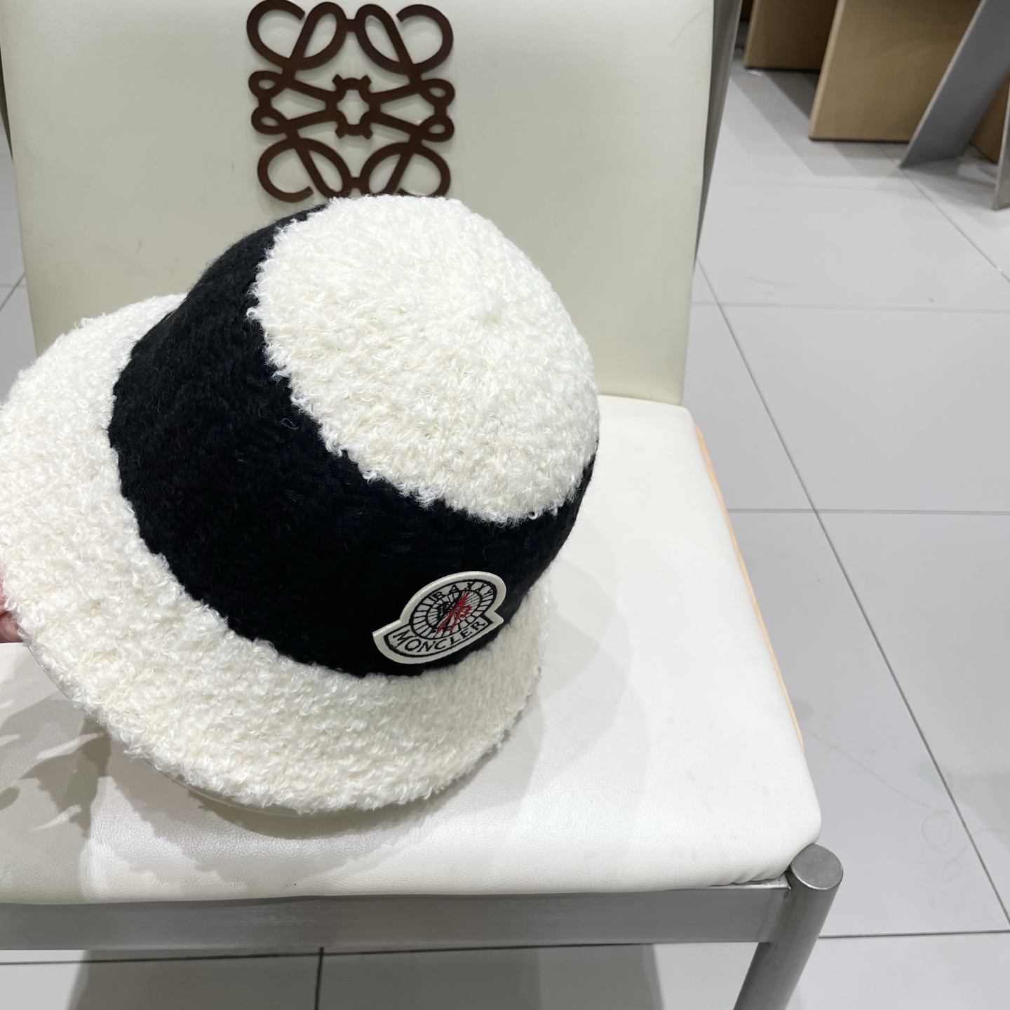  蒙口Moncler毛绒帽子女秋冬季2025新款渔夫帽百搭显脸小大头围保暖毛线针织帽