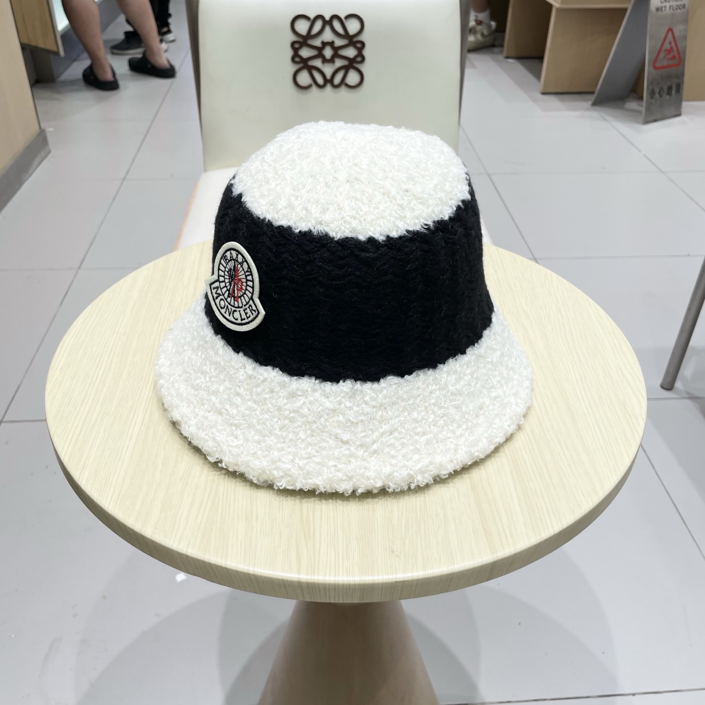  蒙口Moncler毛绒帽子女秋冬季2025新款渔夫帽百搭显脸小大头围保暖毛线针织帽