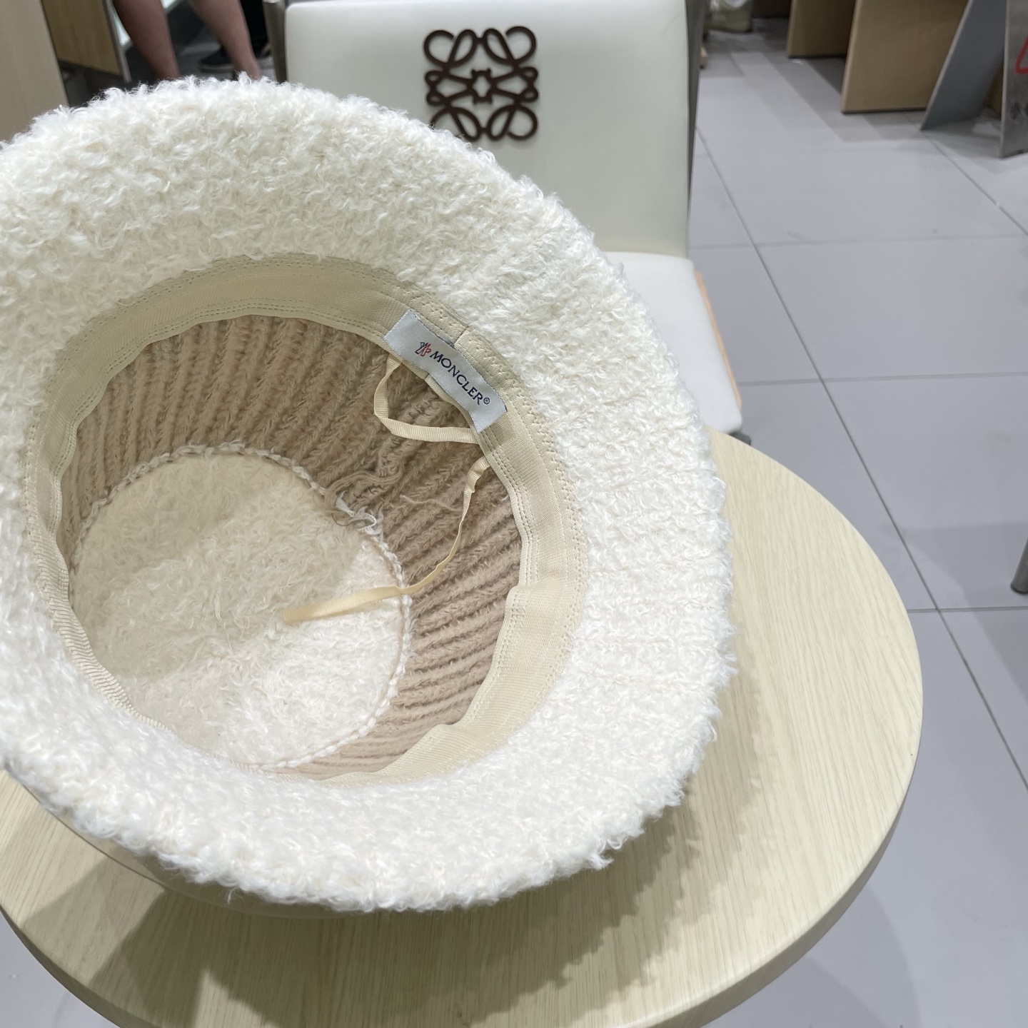  蒙口Moncler毛绒帽子女秋冬季2025新款渔夫帽百搭显脸小大头围保暖毛线针织帽