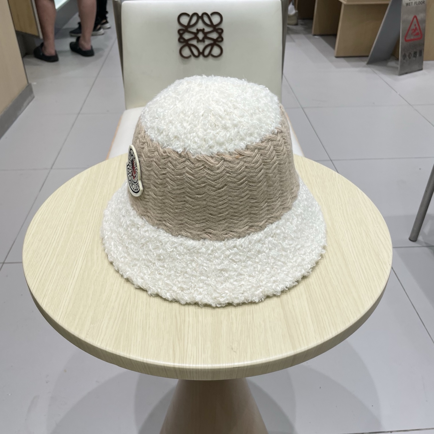  蒙口Moncler毛绒帽子女秋冬季2025新款渔夫帽百搭显脸小大头围保暖毛线针织帽