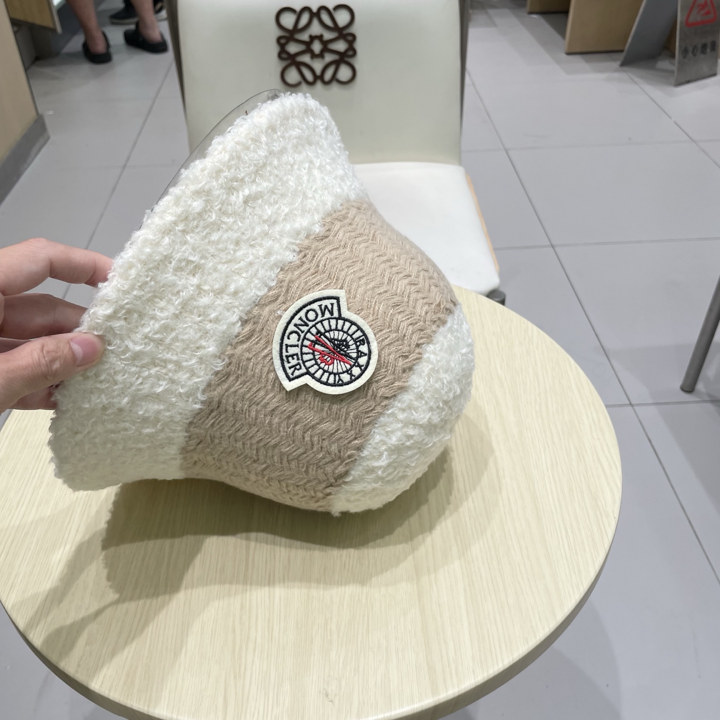  蒙口Moncler毛绒帽子女秋冬季2025新款渔夫帽百搭显脸小大头围保暖毛线针织帽