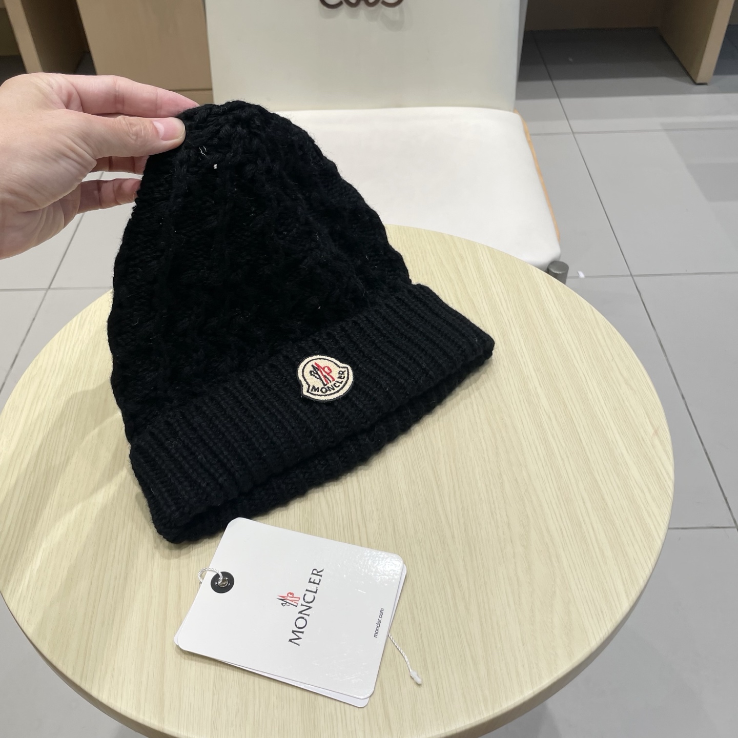   蒙口Moncler盟可睐💥官网经典针织帽，原单复刻.非常柔软亲肤，弹性很好💓有质感又非常百搭的款式~