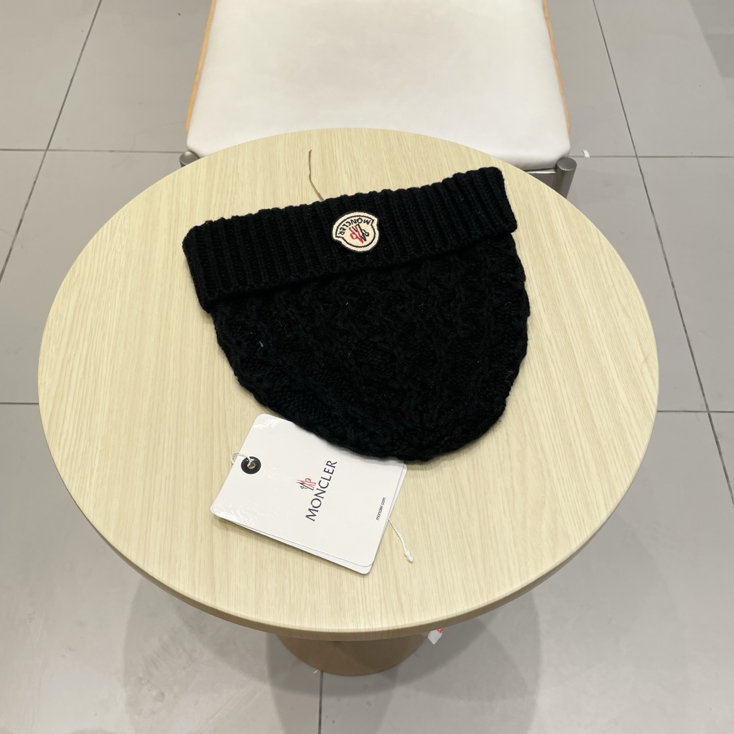  蒙口Moncler盟可睐💥官网经典针织帽，原单复刻.非常柔软亲肤，弹性很好💓有质感又非常百搭的款式~