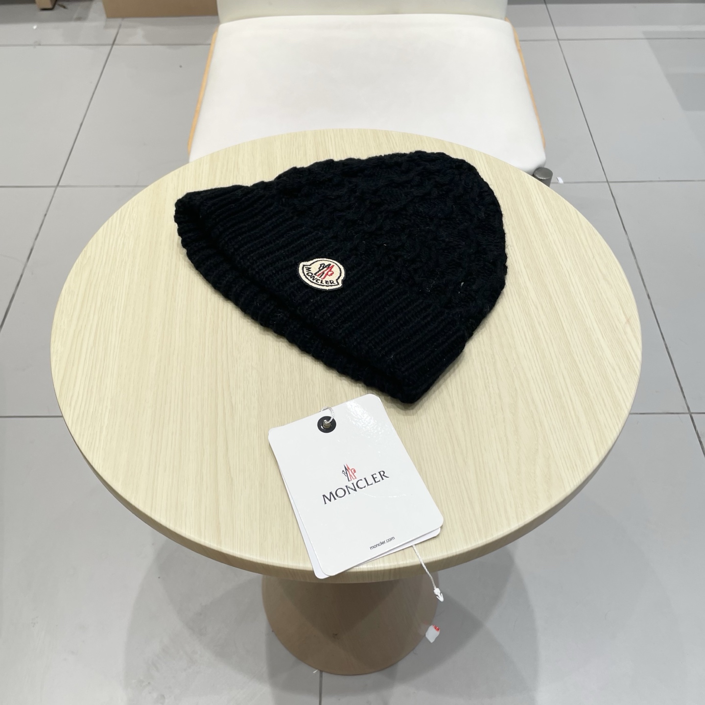   蒙口Moncler盟可睐💥官网经典针织帽，原单复刻.非常柔软亲肤，弹性很好💓有质感又非常百搭的款式~