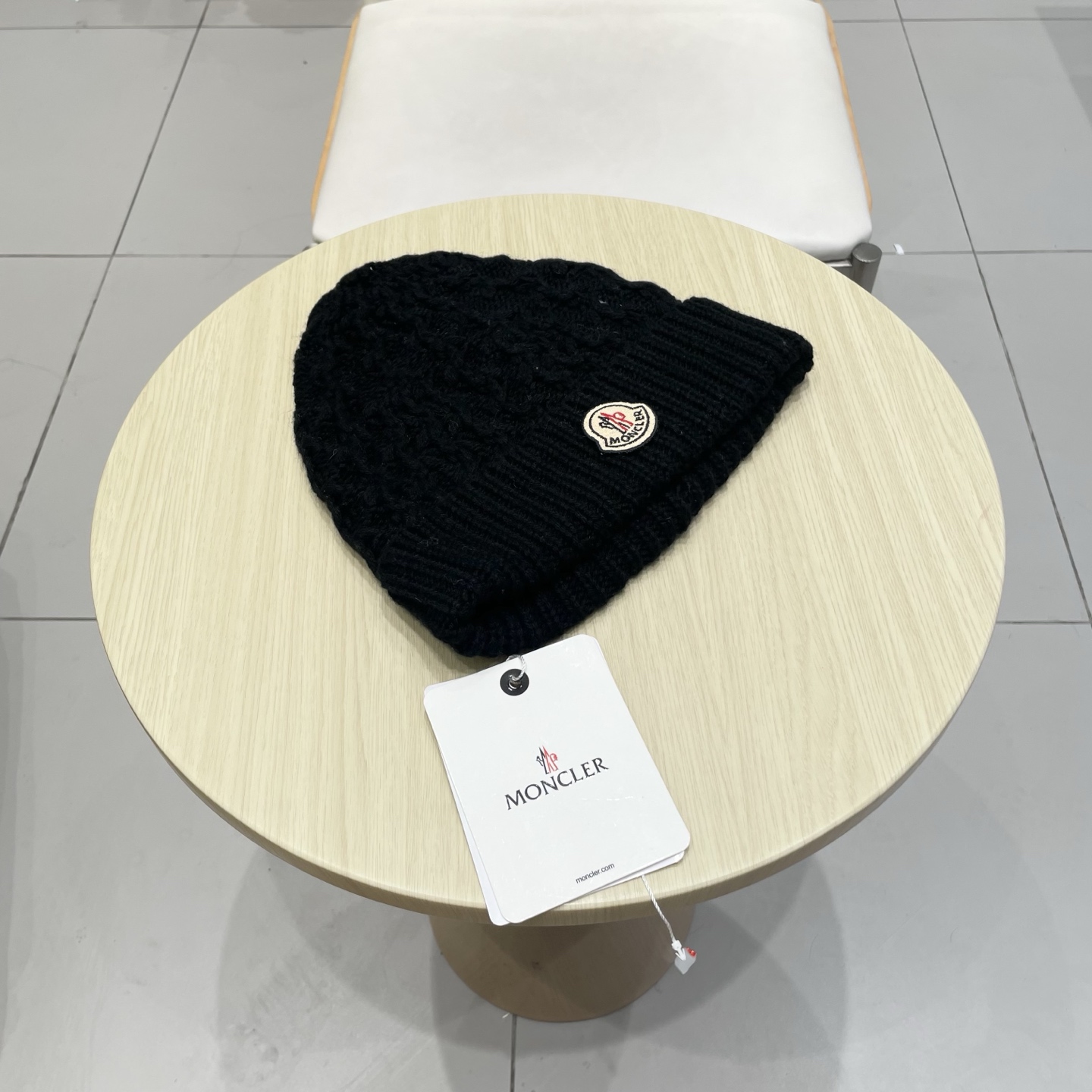   蒙口Moncler盟可睐💥官网经典针织帽，原单复刻.非常柔软亲肤，弹性很好💓有质感又非常百搭的款式~